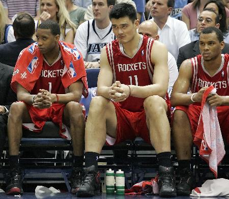 广东对抗训练！萨姆纳暴扣，王少杰好使，崔永熙未现身5v5！（广东队内对抗赛：萨姆纳上演暴扣，王少杰表现出色，崔永熙未参加5v5）