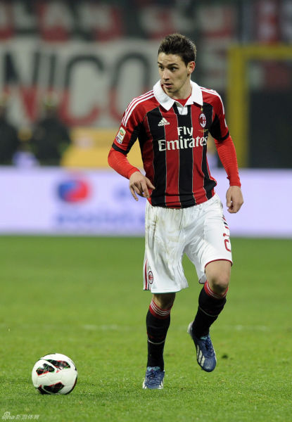 “苏超”MVP范厚泰：后劲太大了，每天脑海里还是夺冠的场景（苏超MVP范厚泰：夺冠余韵未散，每天脑海仍回放捧杯瞬间）