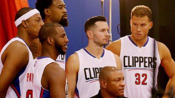 NBA常规赛激战正酣，随着赛程深入，经过近两个月的淬炼，众多新秀已纷纷步入稳定的成长轨道。（NBA常规赛如火如荼，随赛程深入近两月锤炼，多位新秀已步入稳健成长轨道）