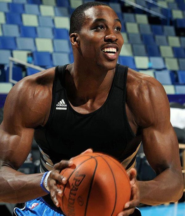 体坛记忆｜奥尼尔可是NBA的活宝，本以为是持球个人单打，但是他却戏耍了霍华德（体坛记忆｜NBA活宝奥尼尔：看似持球单打，却把霍华德戏耍一番）