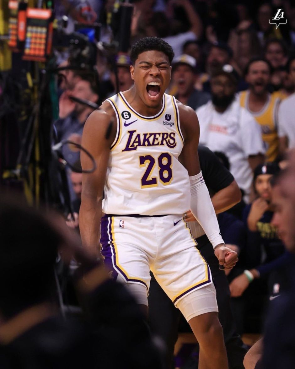 巴克利：NBA杯赛挺尴尬的，就是为了圈钱（巴克利批评NBA季中锦标赛：尴尬无比，只为赚钱）